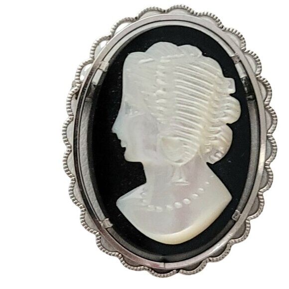Silver Tone Plated Oval Shell And Glass Left Facing Cameo Brooch - Main Image